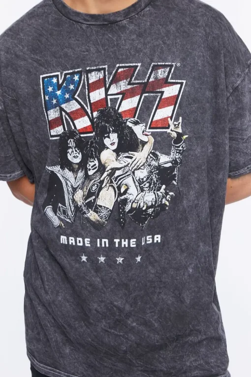 Acid Wash Kiss Graphic Tee