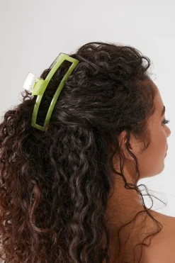 Cutout Claw Hair Clip