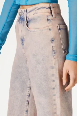 Distressed 90S-Fit Jeans