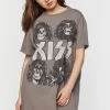 Kiss Graphic T-Shirt Dress