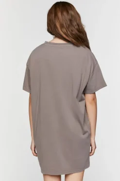 Kiss Graphic T-Shirt Dress