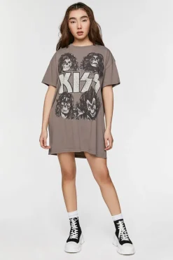 Kiss Graphic T-Shirt Dress